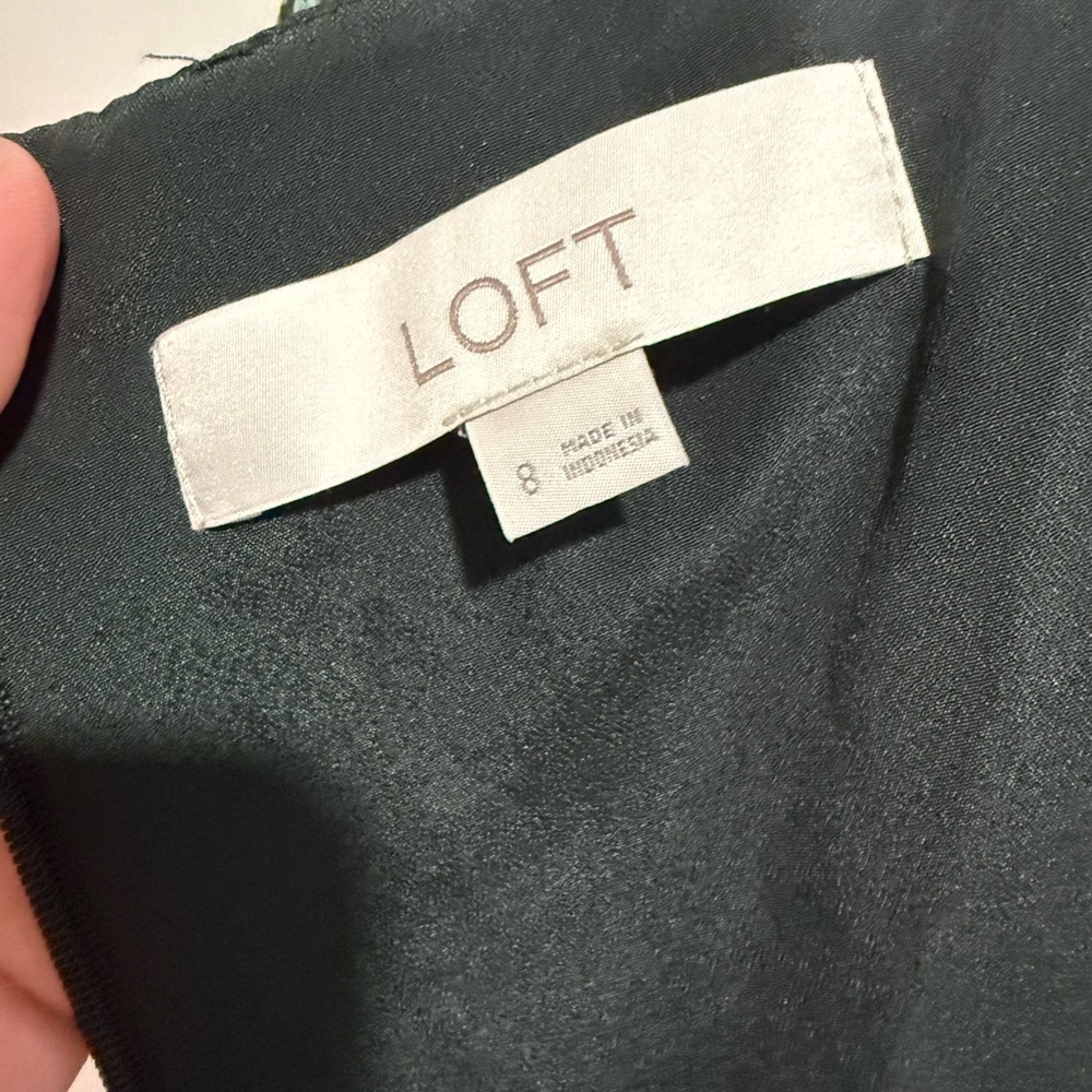 LOFT Floral Fit & Flare dress size 8 - Picture 6 of 7